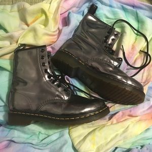 Dr. Martens boots. Iced metallic. Sz: UK 6/ US 8